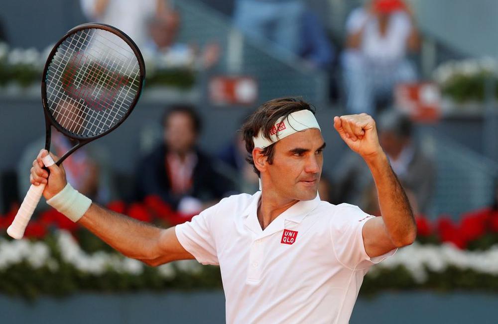 Roger Federer saves 2 match points to record 1200th win!