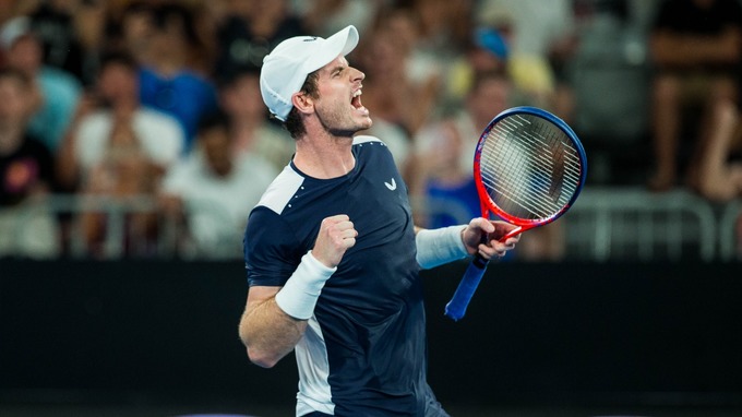 Andy Murray makes a stunning return to tennis at Queens!